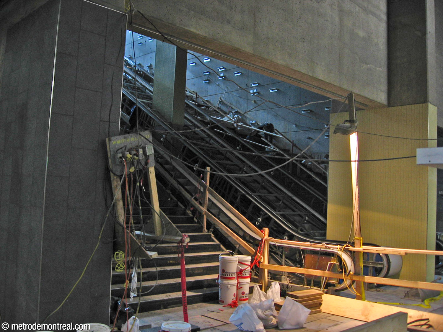 Construction of the stairwell to the ticket hall in 2006.