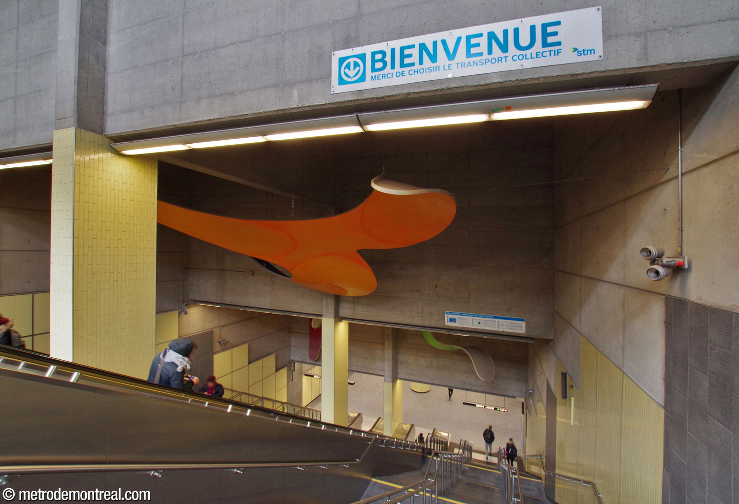 Looking down toward the ticket hall from the top of the huge central stairwell. One of the elements of Hélène Rochette's work Les fluides hangs above.