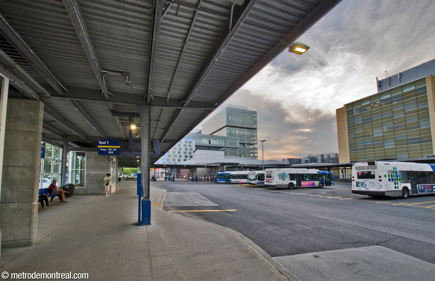 The south pier of the bus terminal. The station building is in the background.