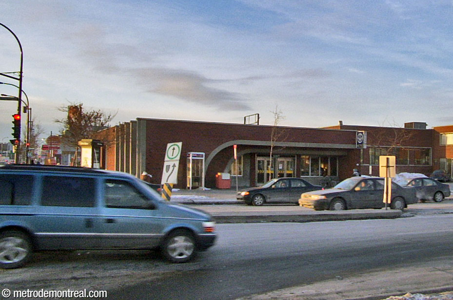 The station's headhouse before the 2015 addition