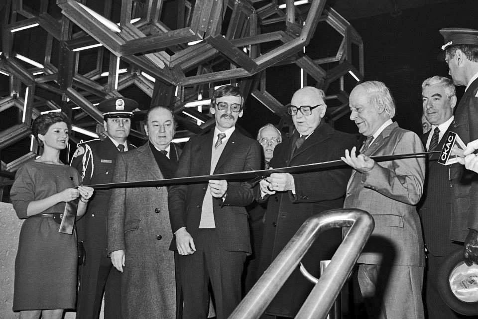 Mayor Jean Drapeau, accompanied by Quebec Premier René Lévesque, cuts a ribbon to inaugurate the station, January 9, 1984.