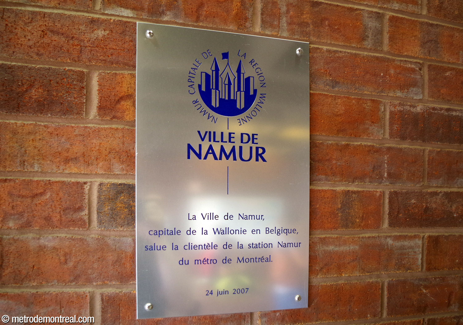 Closeup of the commemorative plaque in the headhouse.