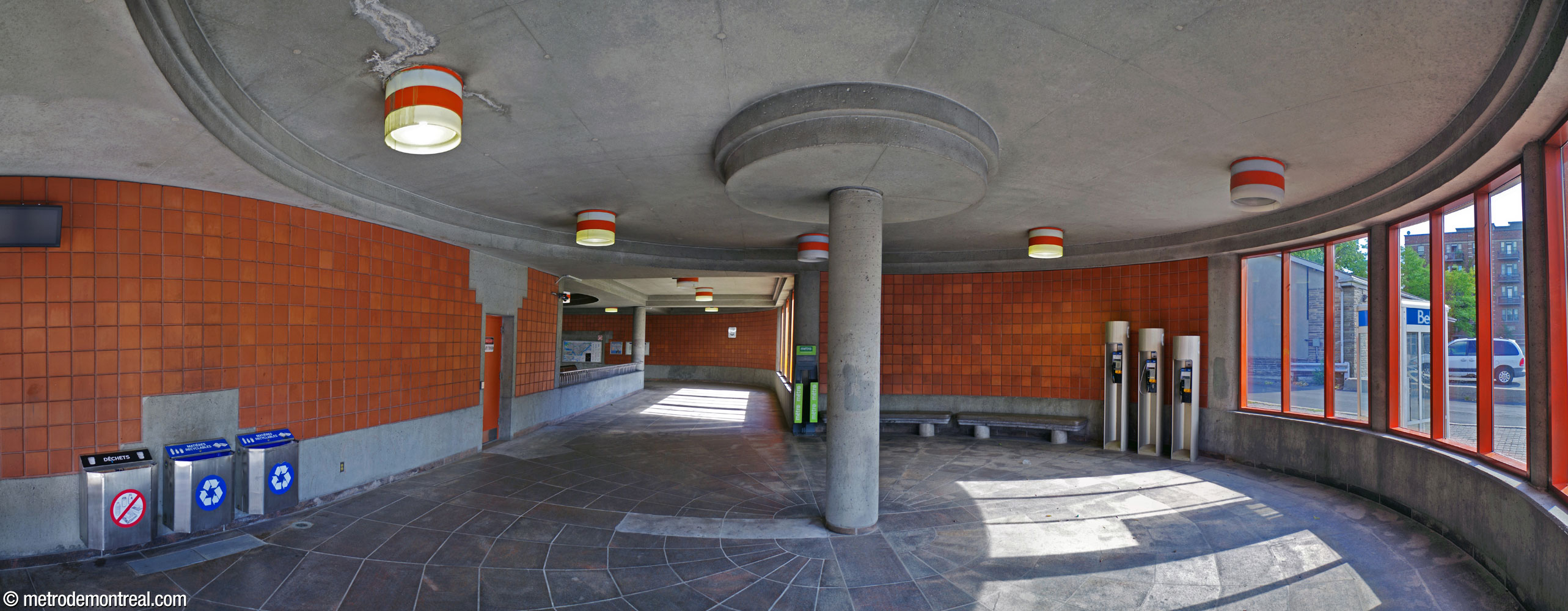 The rotunda in the headhouse prior to the installation of elevators.
