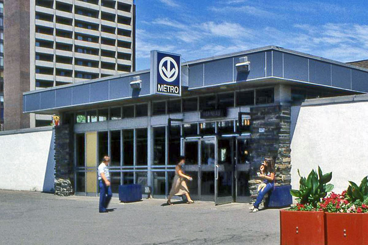 The station's former headhouse prior to 1999