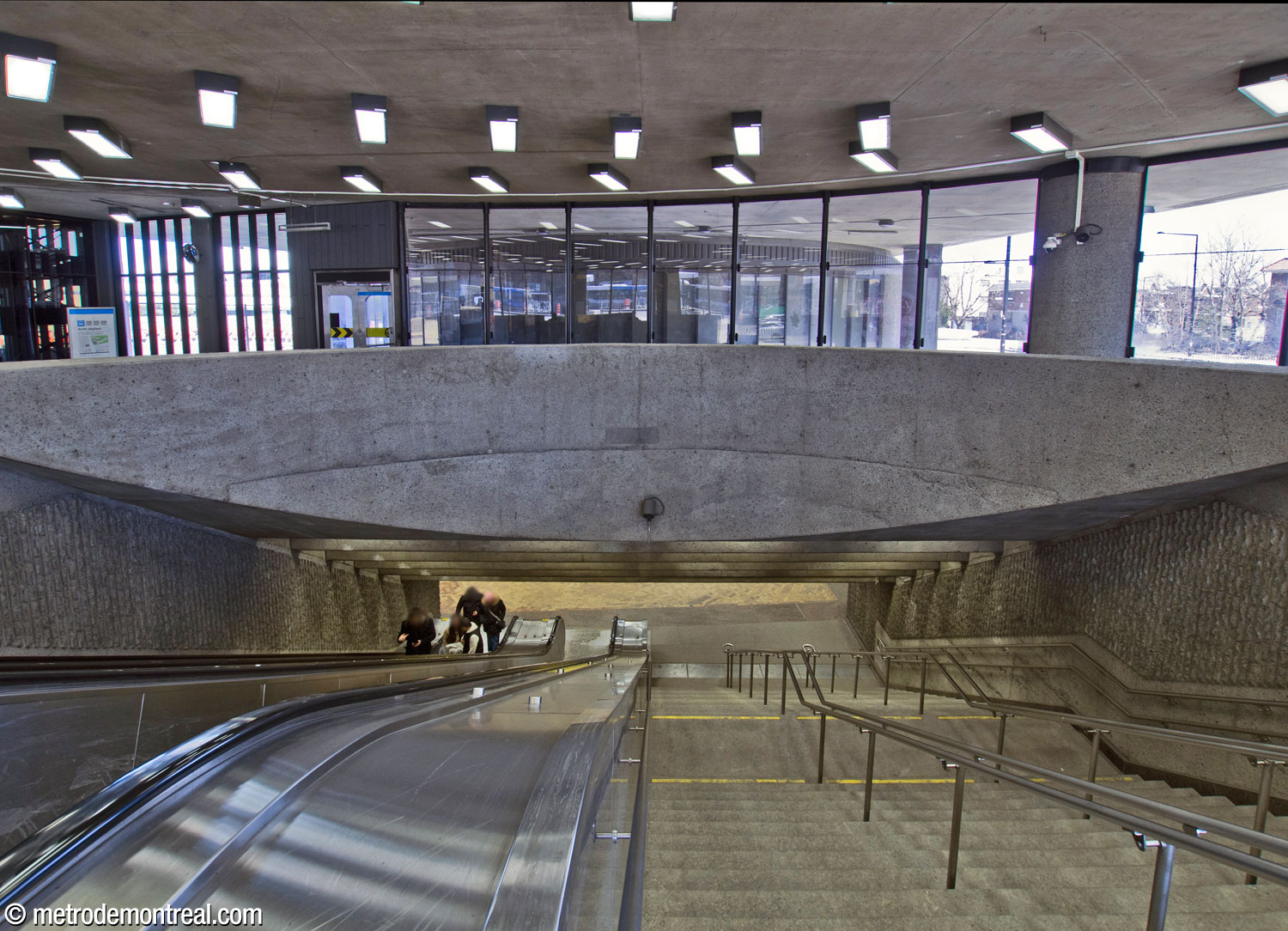 View down the stairs from the Pie-IX Est access to the concourse.