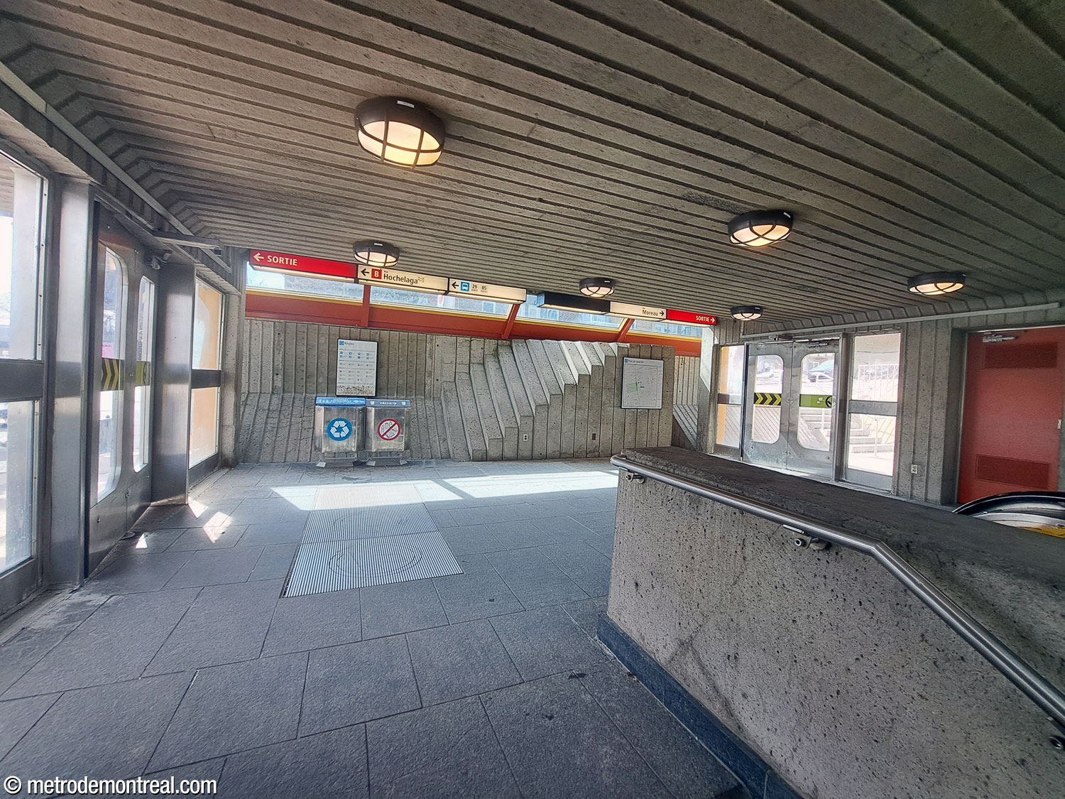Intérieur du rez-de-chaussée de l'édicule nord, plus petit.