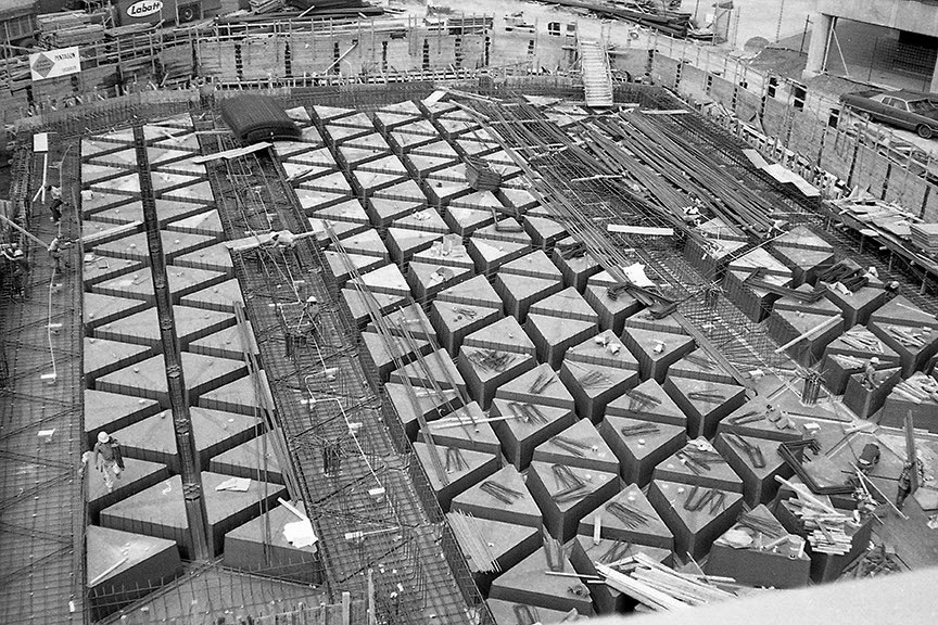 Construction of the coffers above the concourse level