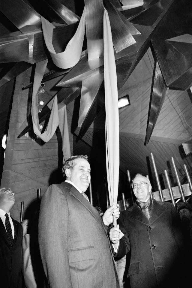 Dévoilement de la sculpture Calcite de Maurice Lemieux