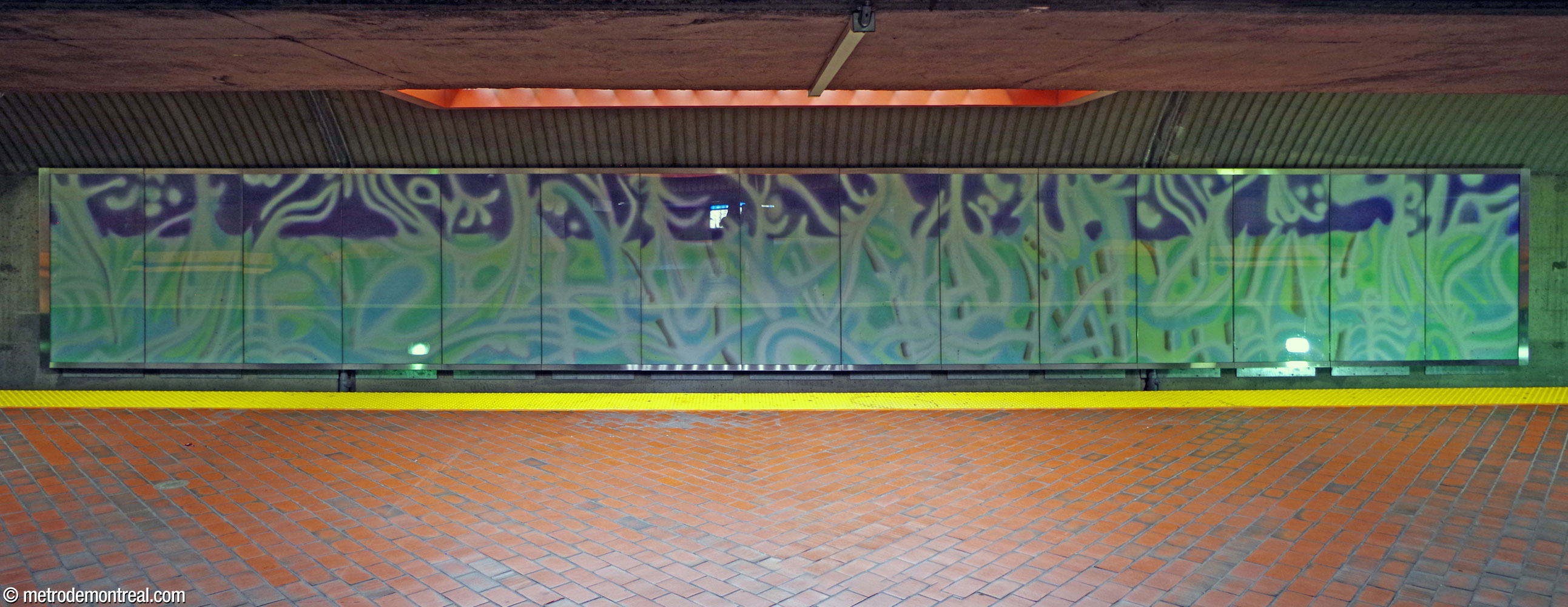One of the four reinstalled segments of the 'winter' component of the mural cycle Les quatre saisons by Claude Guité, on the upper-level Côte-Vertu platform.