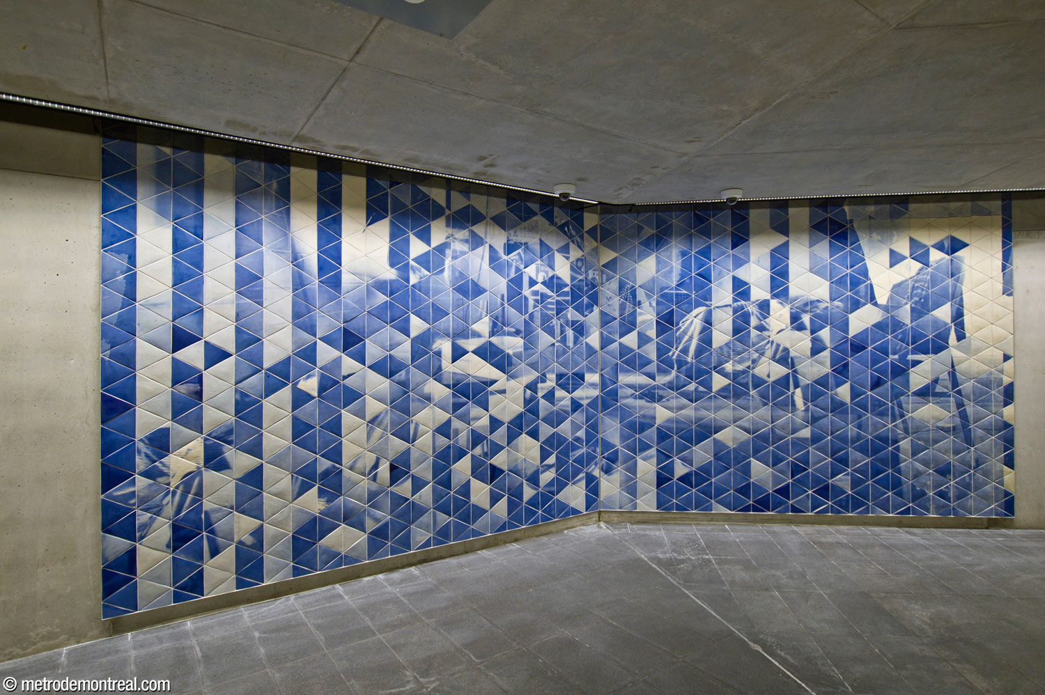The third segment of Patrick Bernatchez's mural cycle, in the pedestrian tunnel between the new access and the MUHC.