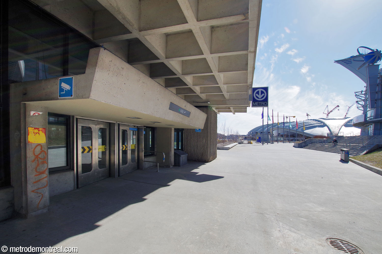 Side view of the station's northern entrance, which leads to the Olympic Park.