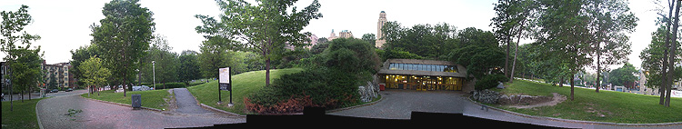 Panorama de la station Université-de-Montréal