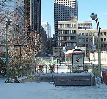 View of the Guimard entrance before its restoration