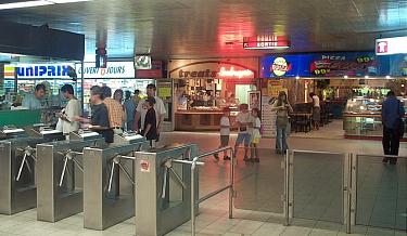 Businesses in the mezzanine of Guy-Concordia station