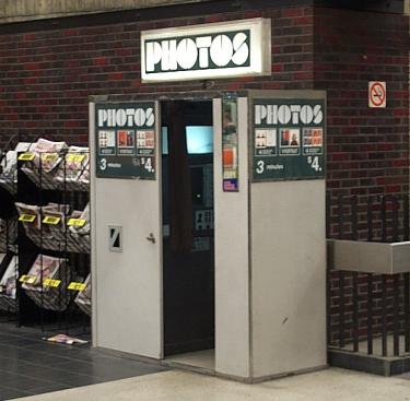 Photo booth at Square-Victoria station