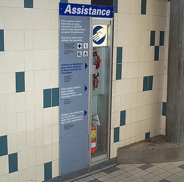 Assistance station at Champ-de-Mars station