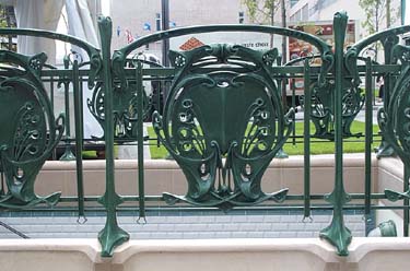 Detail of the Guimard entrance