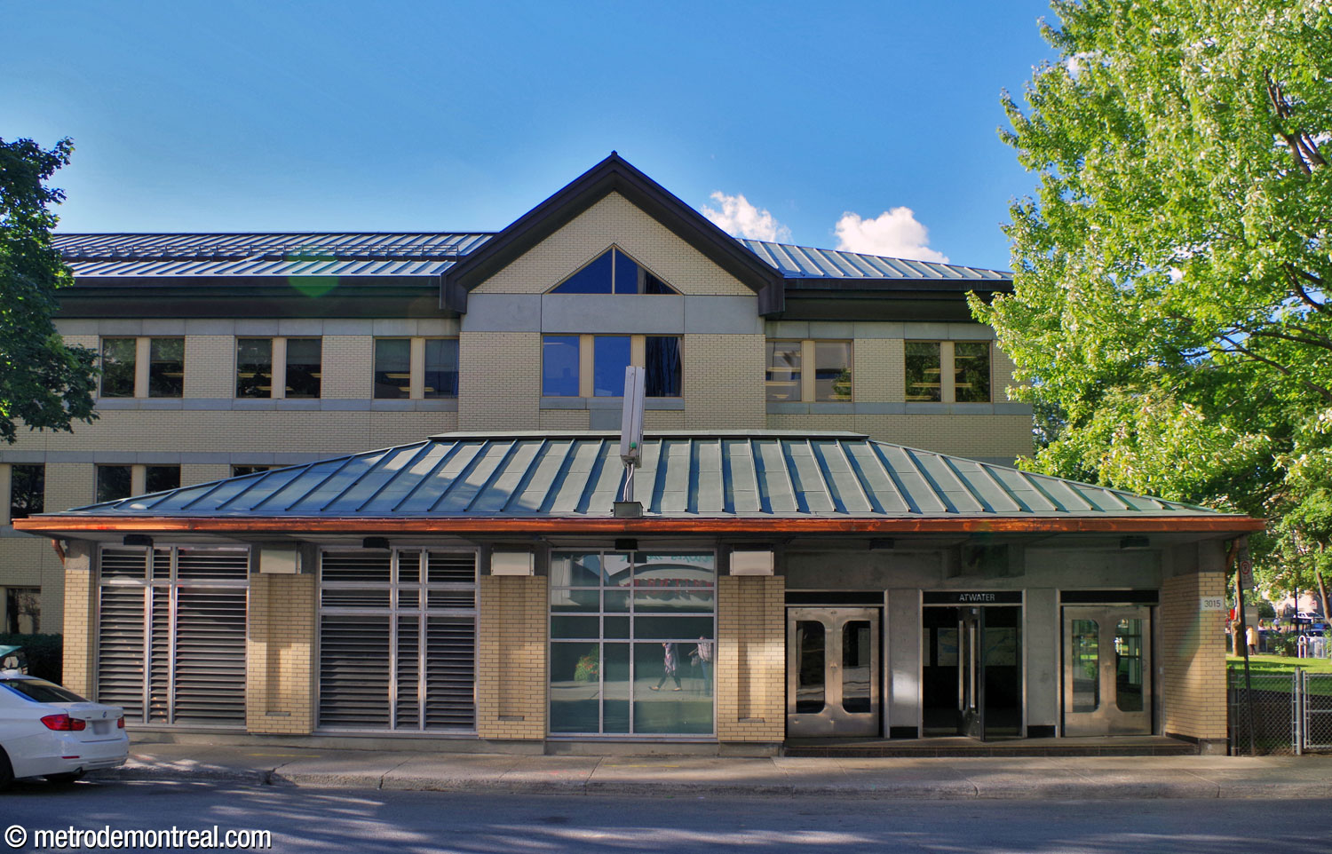 The front façade of the De Maisonneuve headhouse.