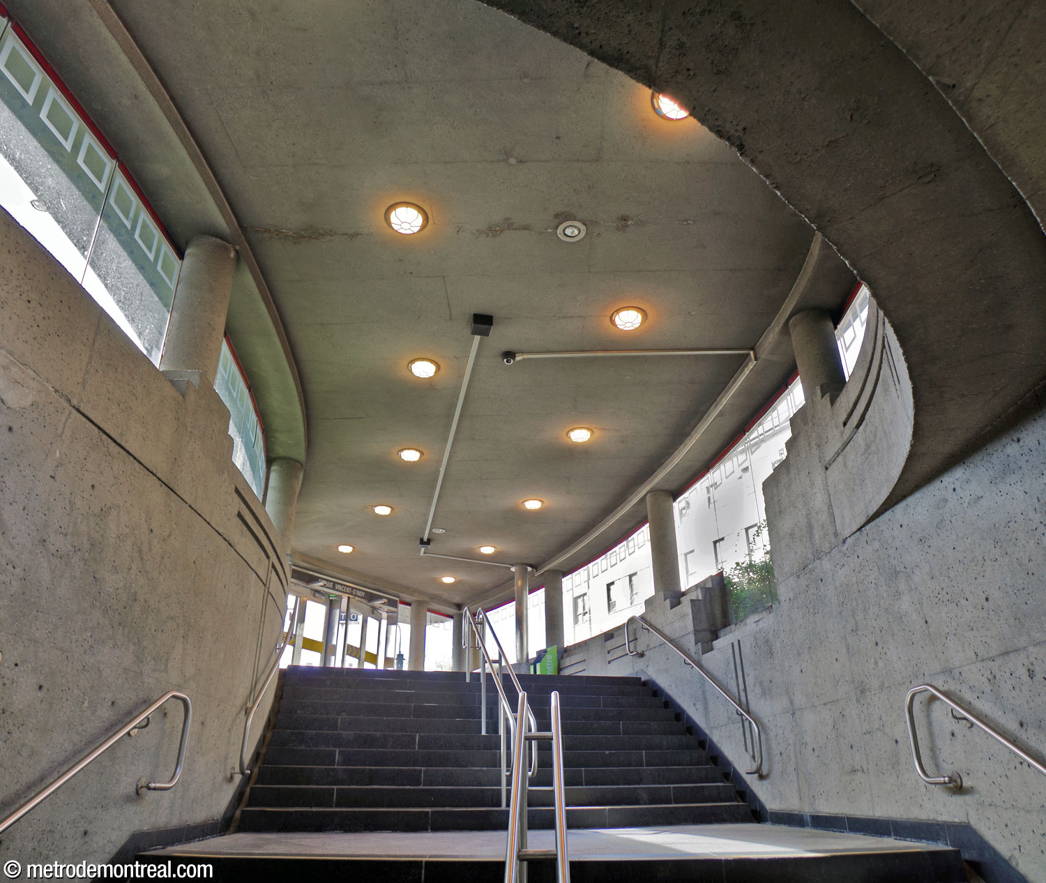 Interior of the now-demolished Marie-Victorin headhouse.