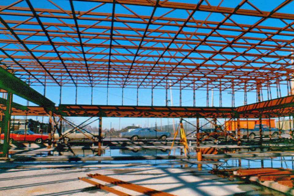 L'édicule en construction.