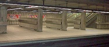 Escaliers vers les quais